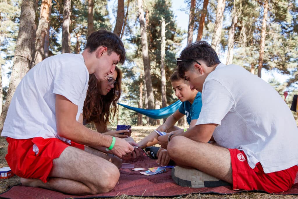 Jeux pour adolescents au camping en Lozère