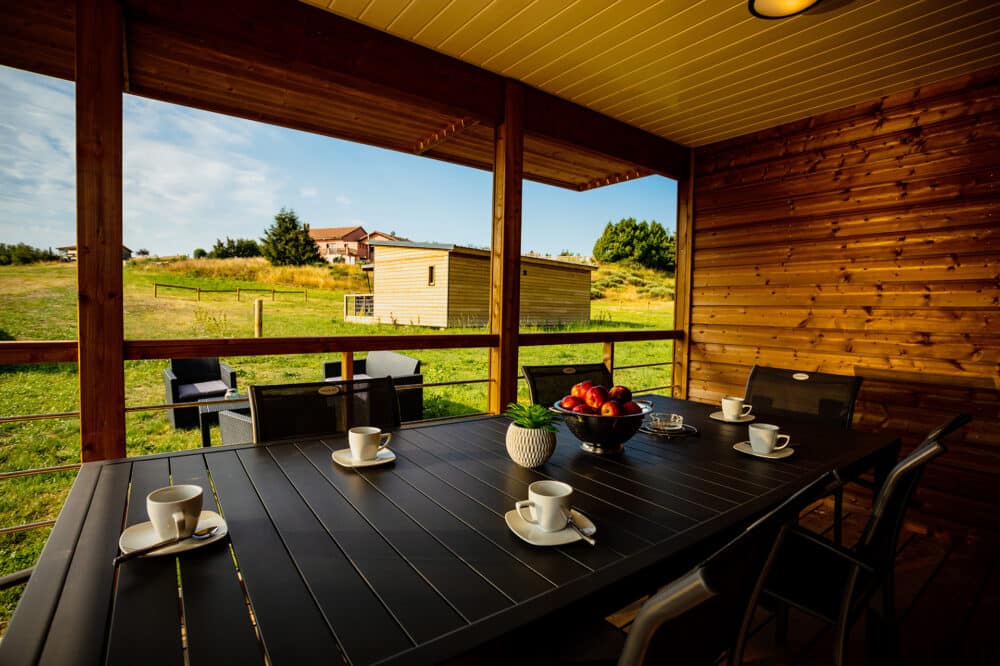 Cottage premium au camping Les sous-bois du lac en Lozère à Langogne