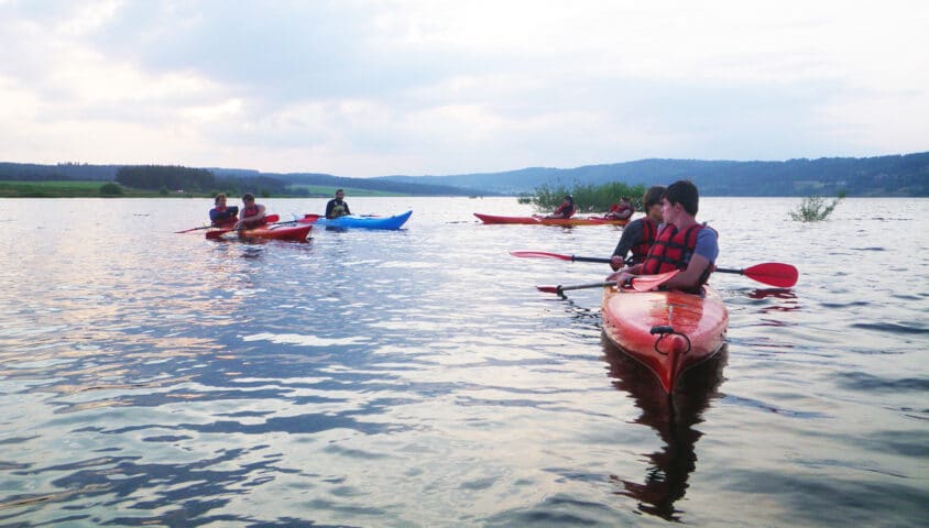 Kayak au lac de Naussac