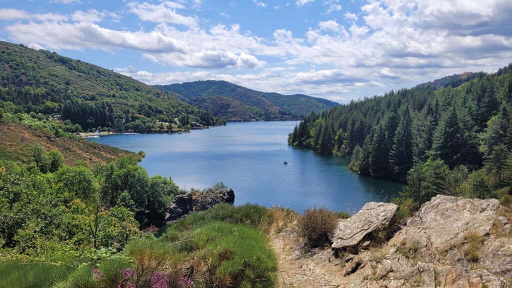 Lac de Villefort dans les Cévennes