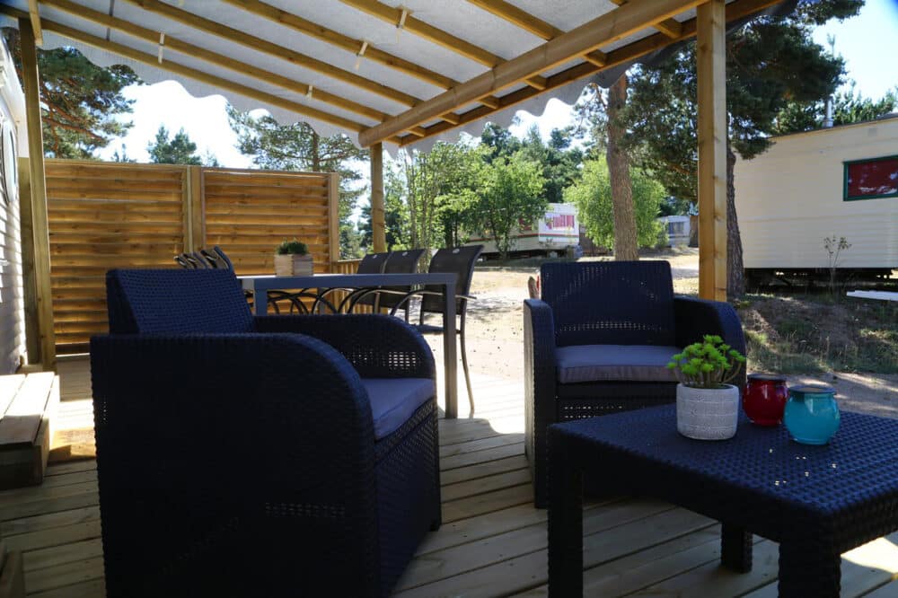 Location de mobil-home grand confort à Langogne en camping 3 étoiles