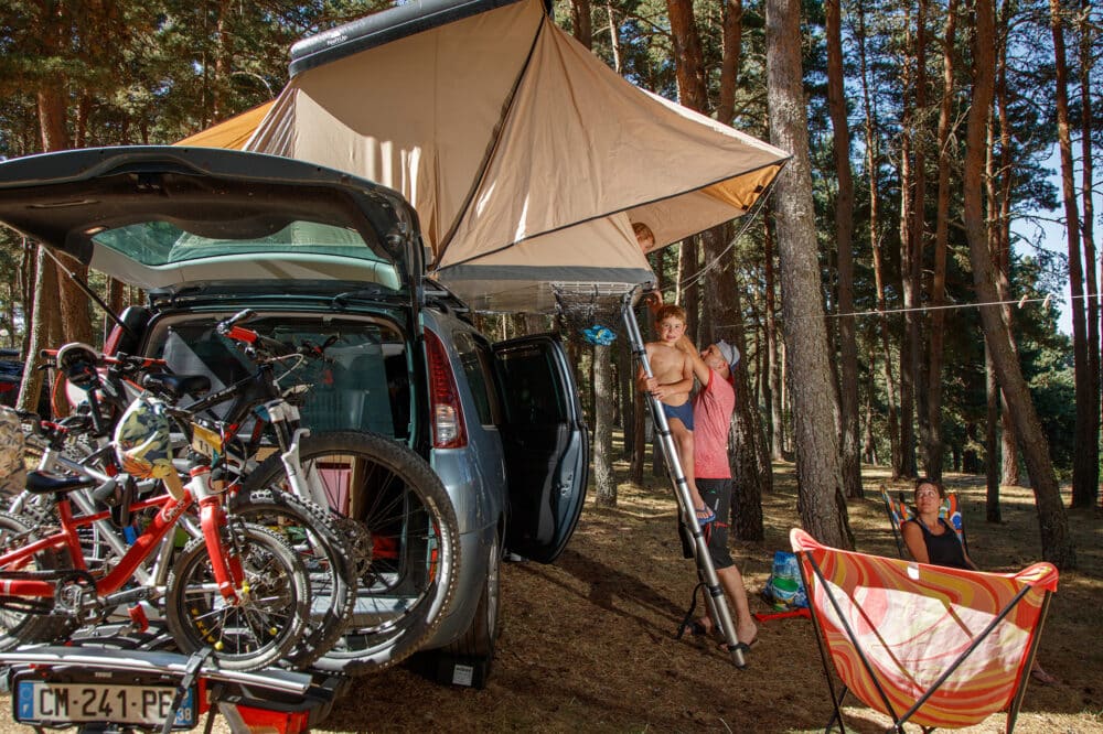 Camping les sous bnois du lac à seulement 1000 mètres du Lac de Naussac