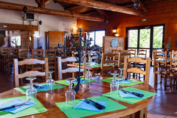 Restaurant l'Ephémère au Camping Les sous bois du lac à Langogne